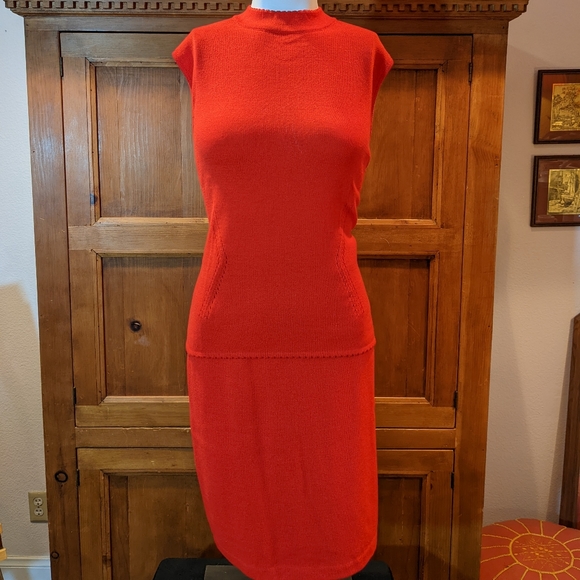 St. John Knit Set Skirt and Tank Orange-Red Size 6 Top Size Medium Skirt - Picture 2 of 16